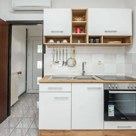 Napros 3 By Interhome Apartman